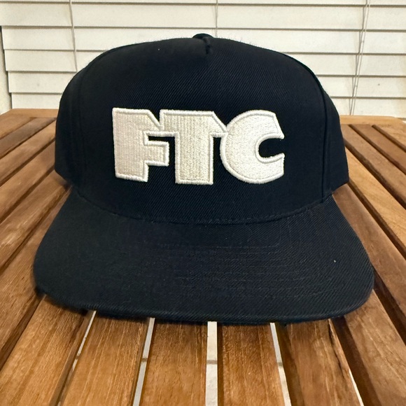 FTC Logo SnapBack - Picture 1 of 4